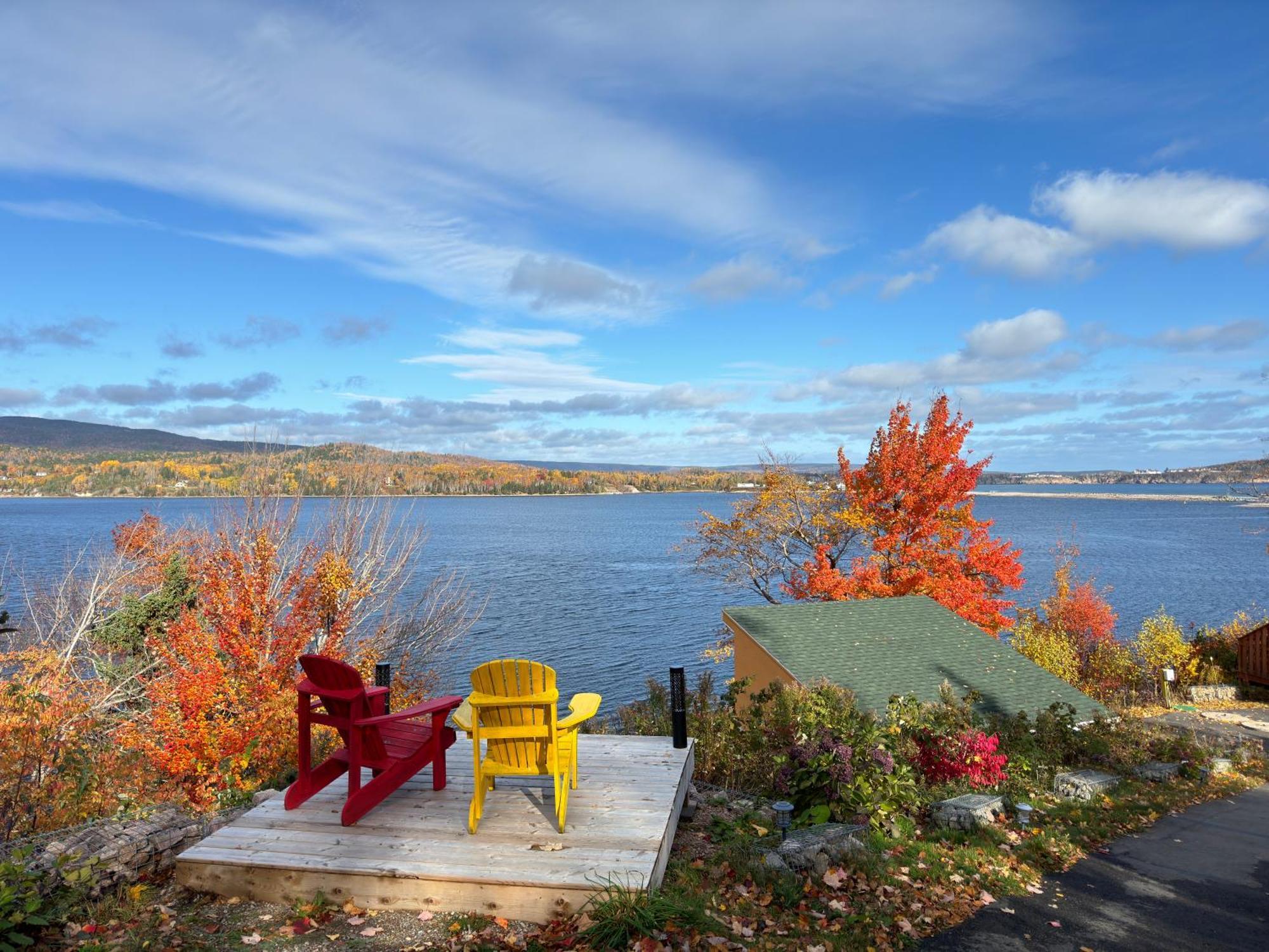 Knotty Pine Cottages, Suites & Motel Rooms Ingonish Exteriör bild