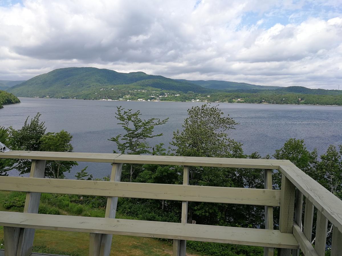 Knotty Pine Cottages, Suites & Motel Rooms Ingonish Exteriör bild