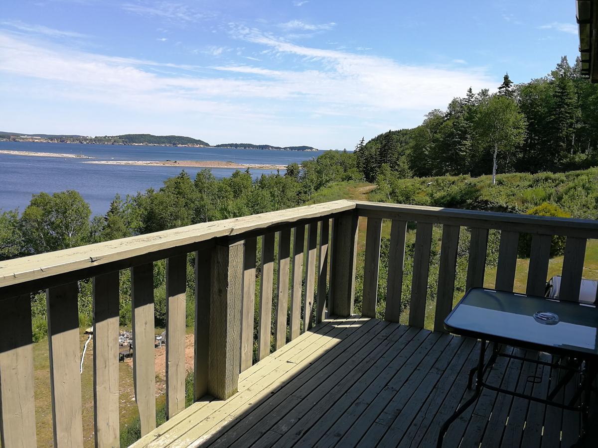 Knotty Pine Cottages, Suites & Motel Rooms Ingonish Exteriör bild