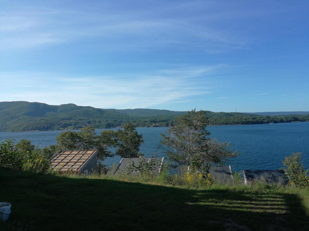 Knotty Pine Cottages, Suites & Motel Rooms Ingonish Exteriör bild