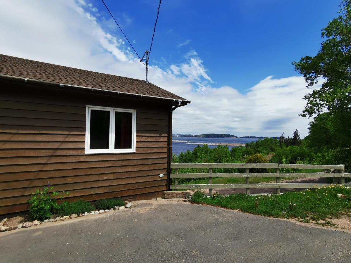 Knotty Pine Cottages, Suites & Motel Rooms Ingonish Exteriör bild
