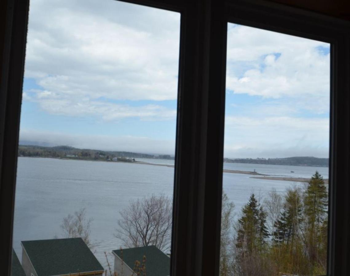 Knotty Pine Cottages, Suites & Motel Rooms Ingonish Exteriör bild